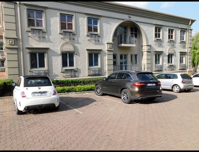 255M² OFFICE TO LET IN HYDE PARK
